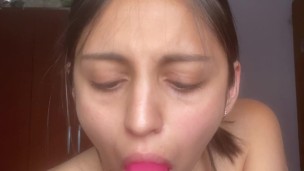 Su novio esta de viaje y ella extraña Chupar una Verga