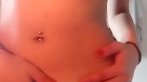 Se toca para su novio y se lo manda a