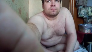 Артем сам себе дрочит ногами кончает на ступни лижет ноги self suck autofellatio self footjob